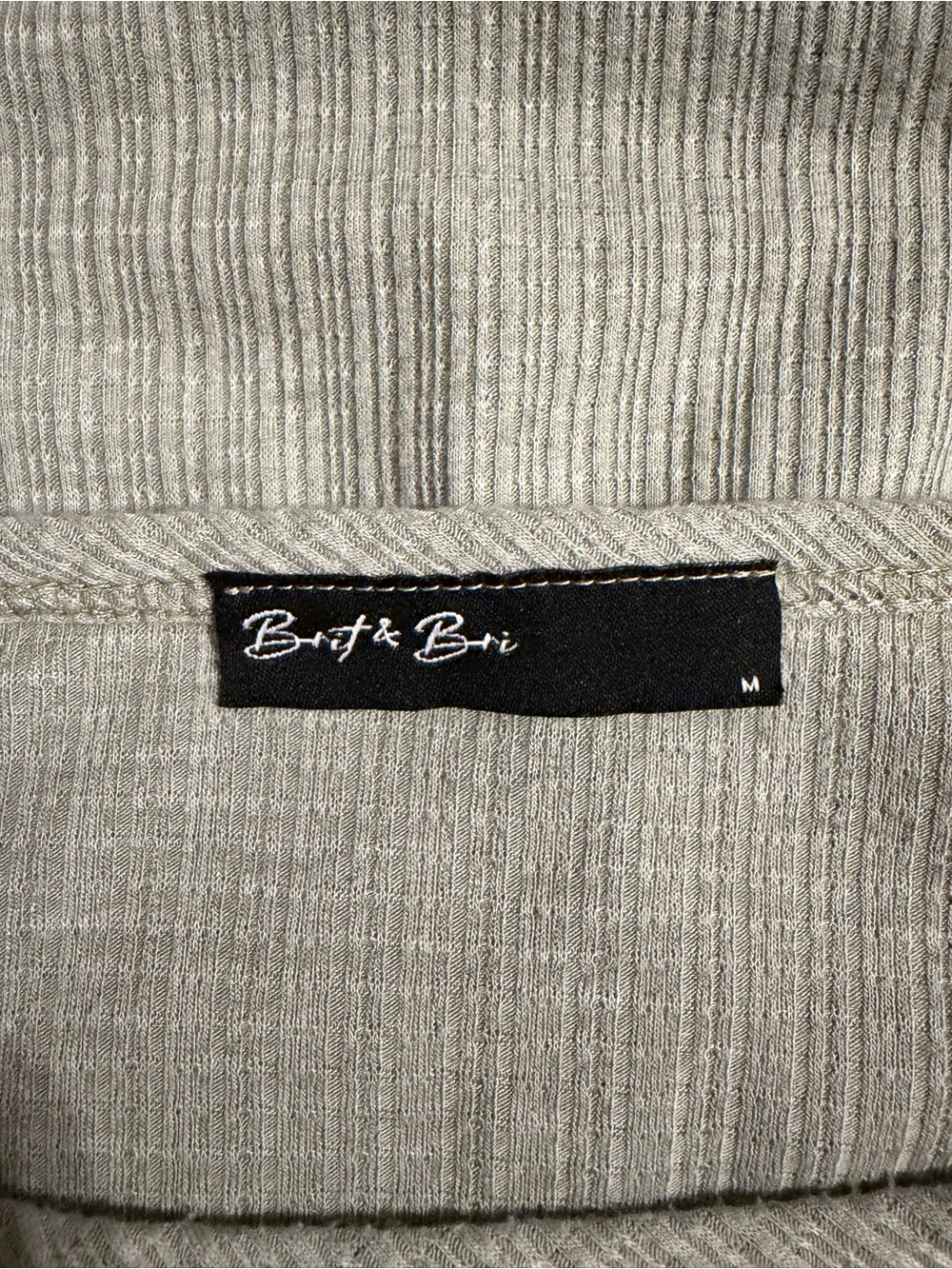 Basic Sage Ribbed Crop Top - Picture 3 of 3